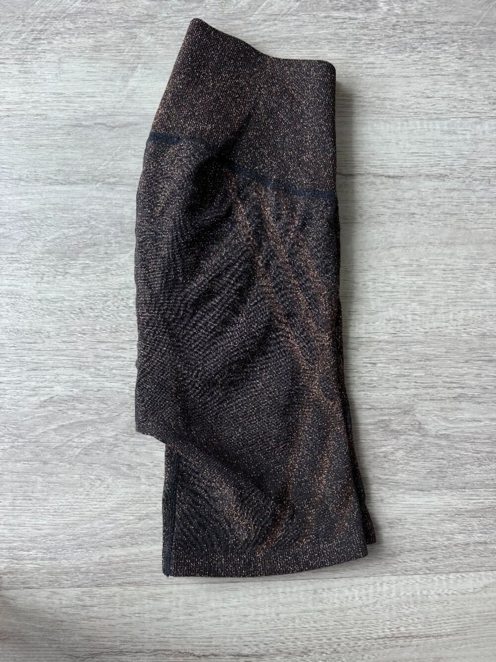OFFLINE BY AERIE SEAMLESS LUREX BIKE SHORT GOLD XS NEW - Picture 8 of 13